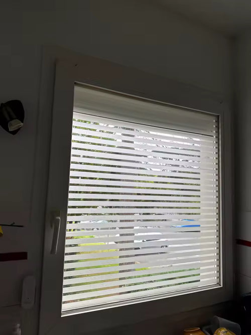 Film Vitrage Bandes Dépolies – Brise-Vue Moderne Électrostatique Sans Colle + Raclette Offerte